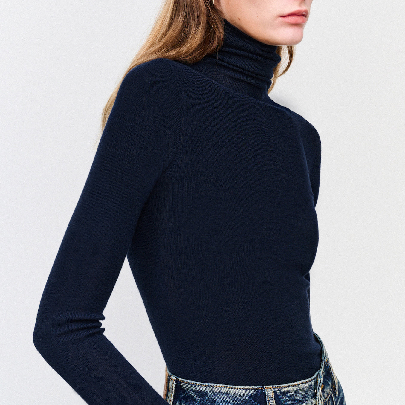 Suéter Ajustado De Cuello Alto Para Mujer