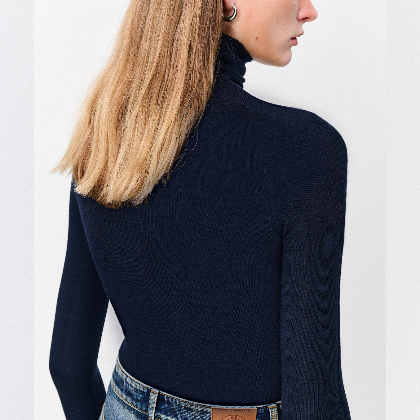 Suéter Ajustado De Cuello Alto Para Mujer